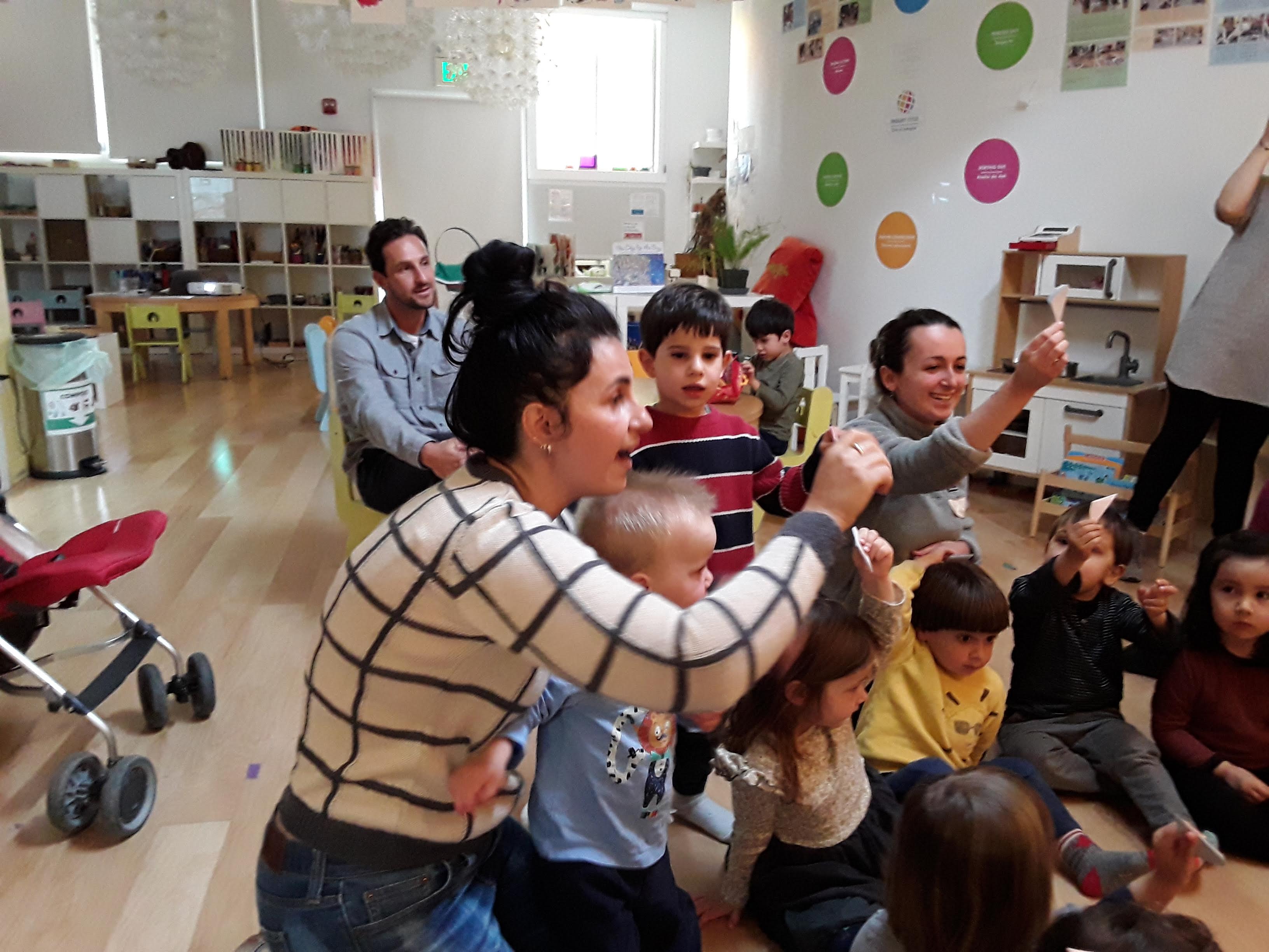 Caresplit classroom session with kids and parents
